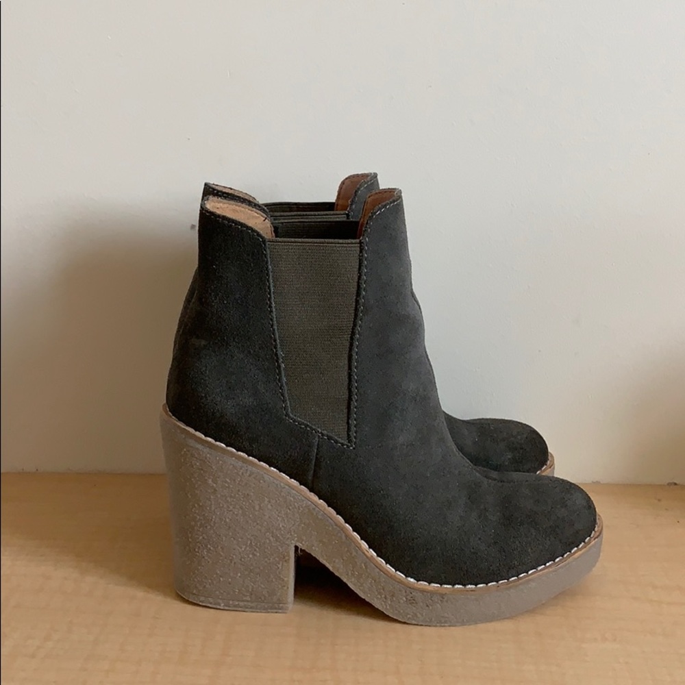 Urban outfitters green suede booties